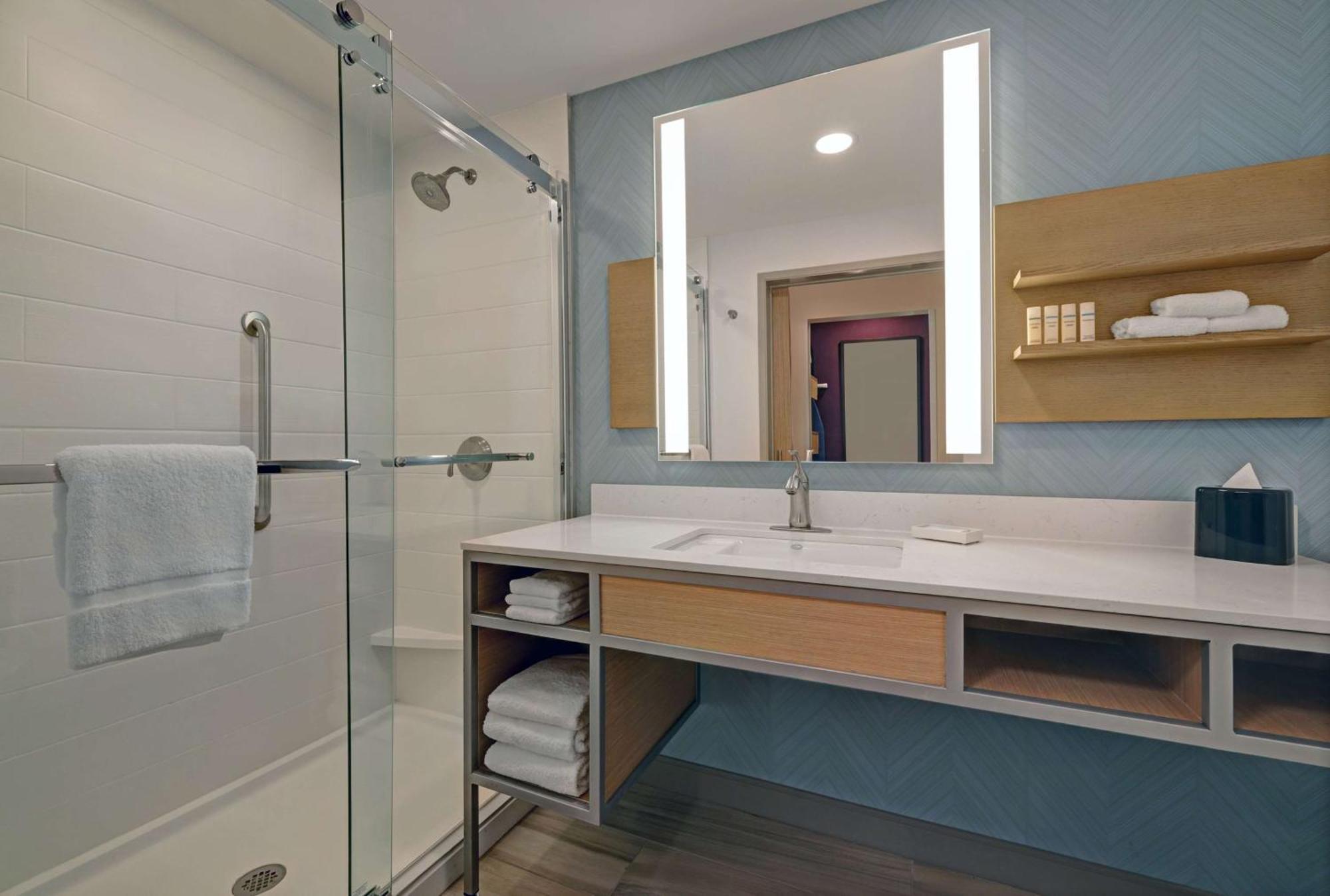 Hilton Garden Inn ماناساس المظهر الخارجي الصورة