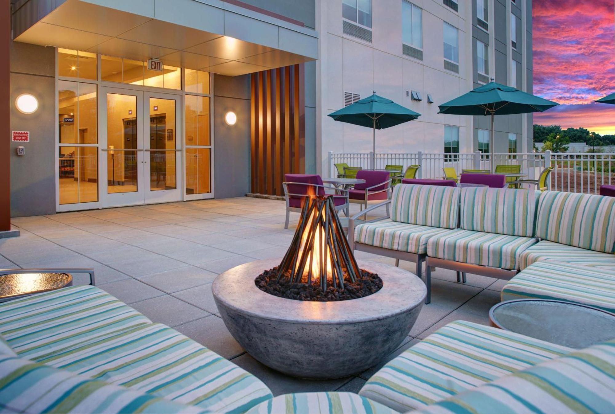Hilton Garden Inn ماناساس المظهر الخارجي الصورة