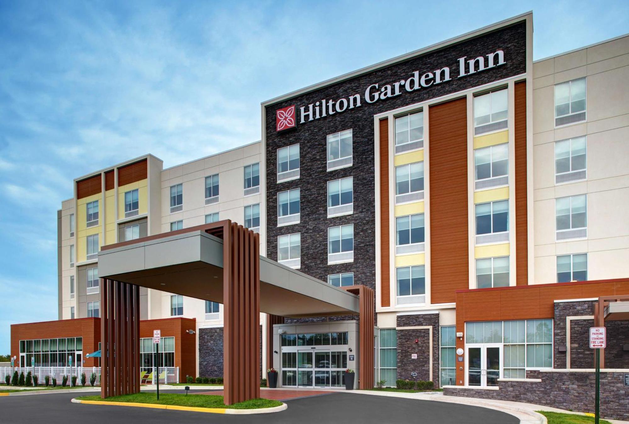Hilton Garden Inn ماناساس المظهر الخارجي الصورة